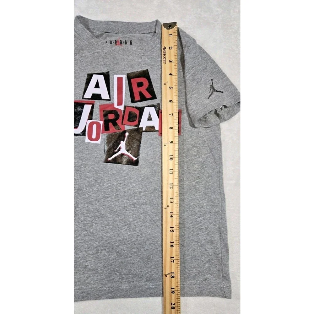 Air Jordan Short Sleeve T Shirt Gray Boys Small 8/10